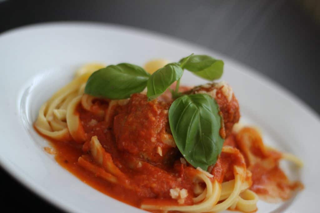Spaghetti og meatballs - Spaghetti and meatballs