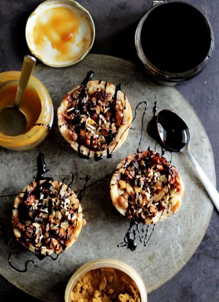 Æblekage med lakrids