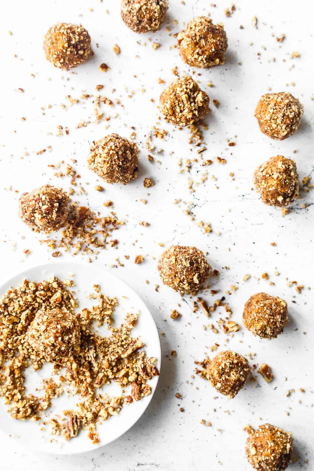 Carrot cake balls - dadelkugler, som smager som gulerodskage
