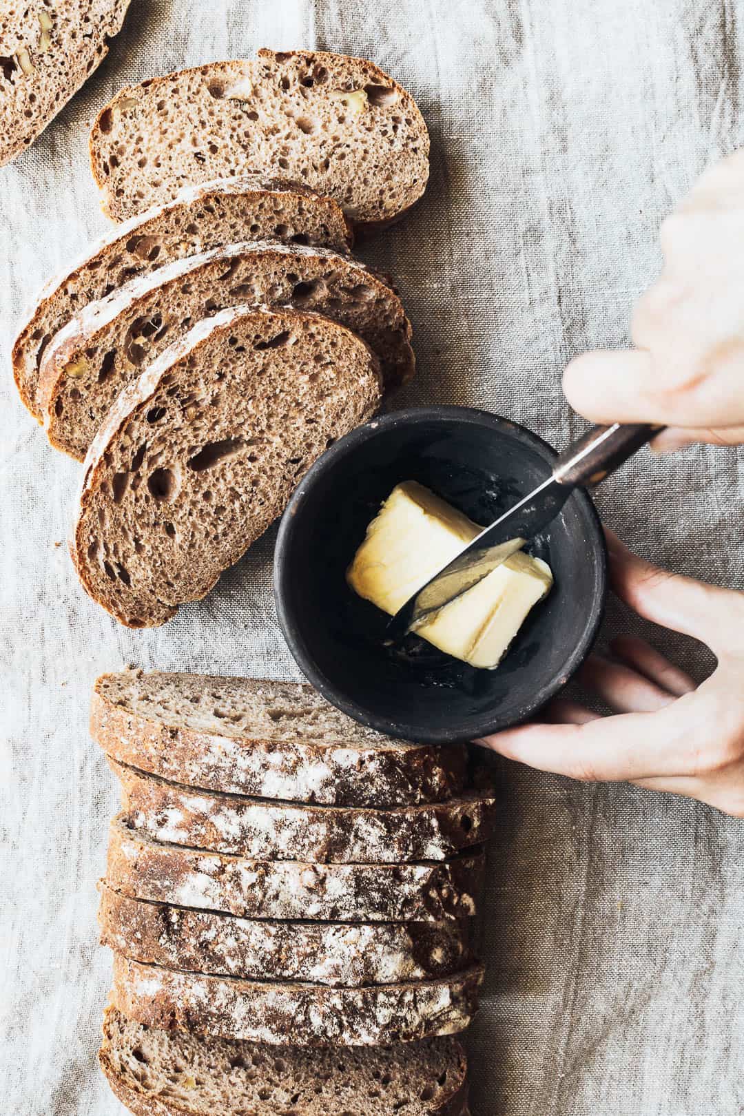 Valnøddebrød med porter - opskrift på brød med valnødder