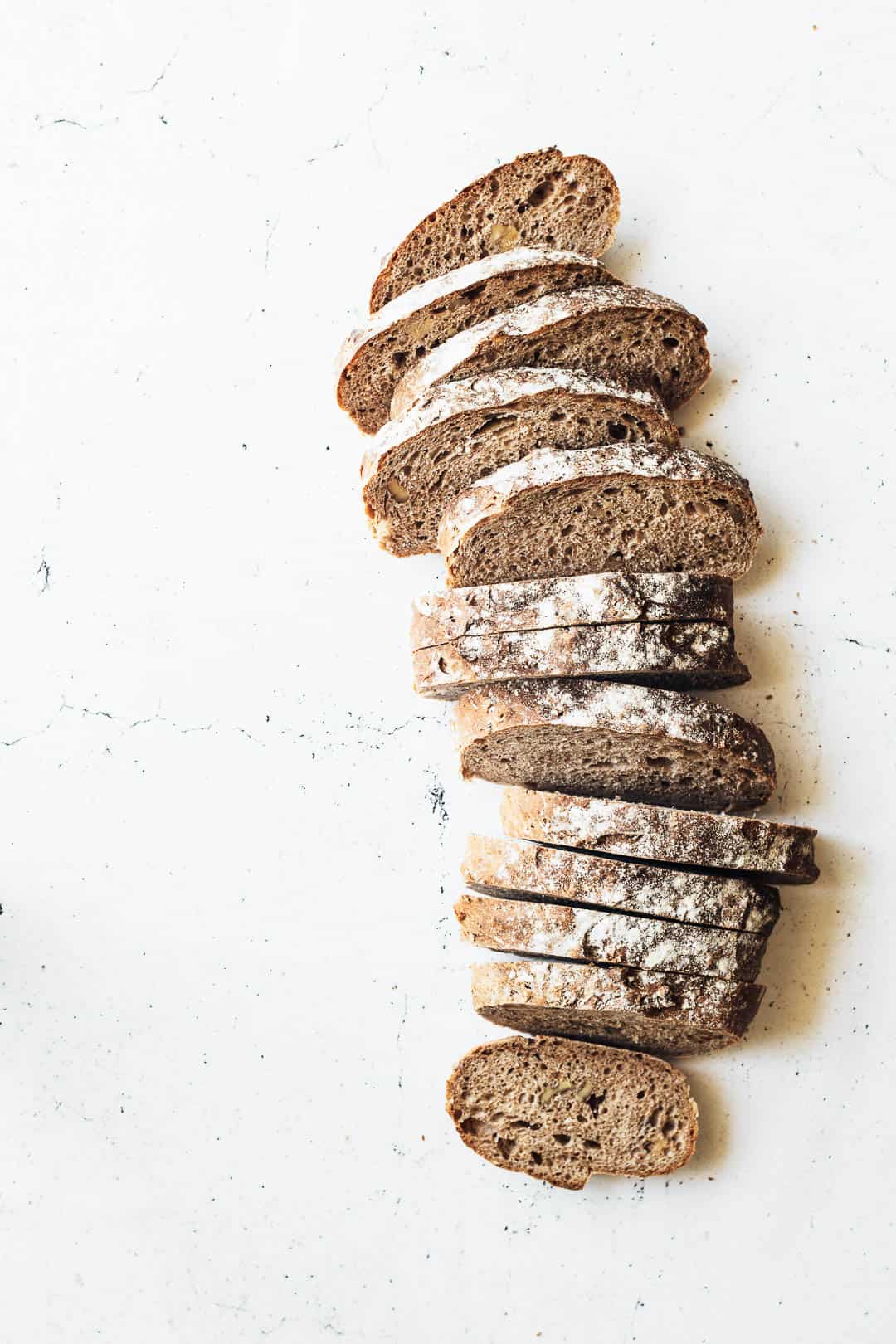 Valnøddebrød med porter - opskrift på brød med valnødder