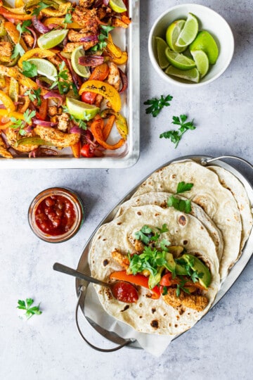 Fajitas med kylling og peberfrugt - opskrift på mexicansk mad
