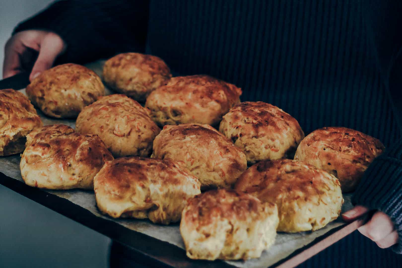 Gulerodsboller med kærnemælk