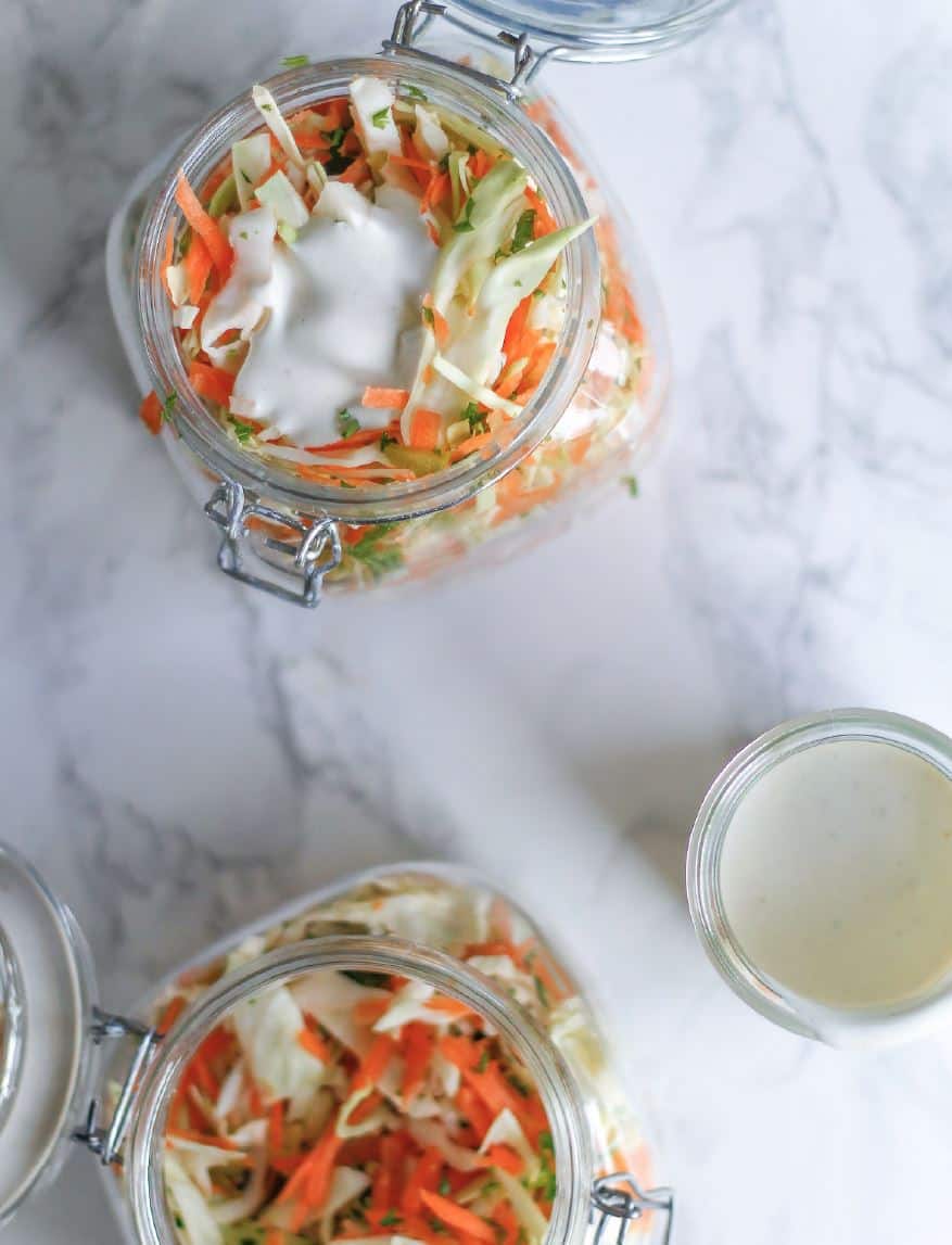 coleslaw - opskrift på nem coleslaw med gulerødder og spidskål