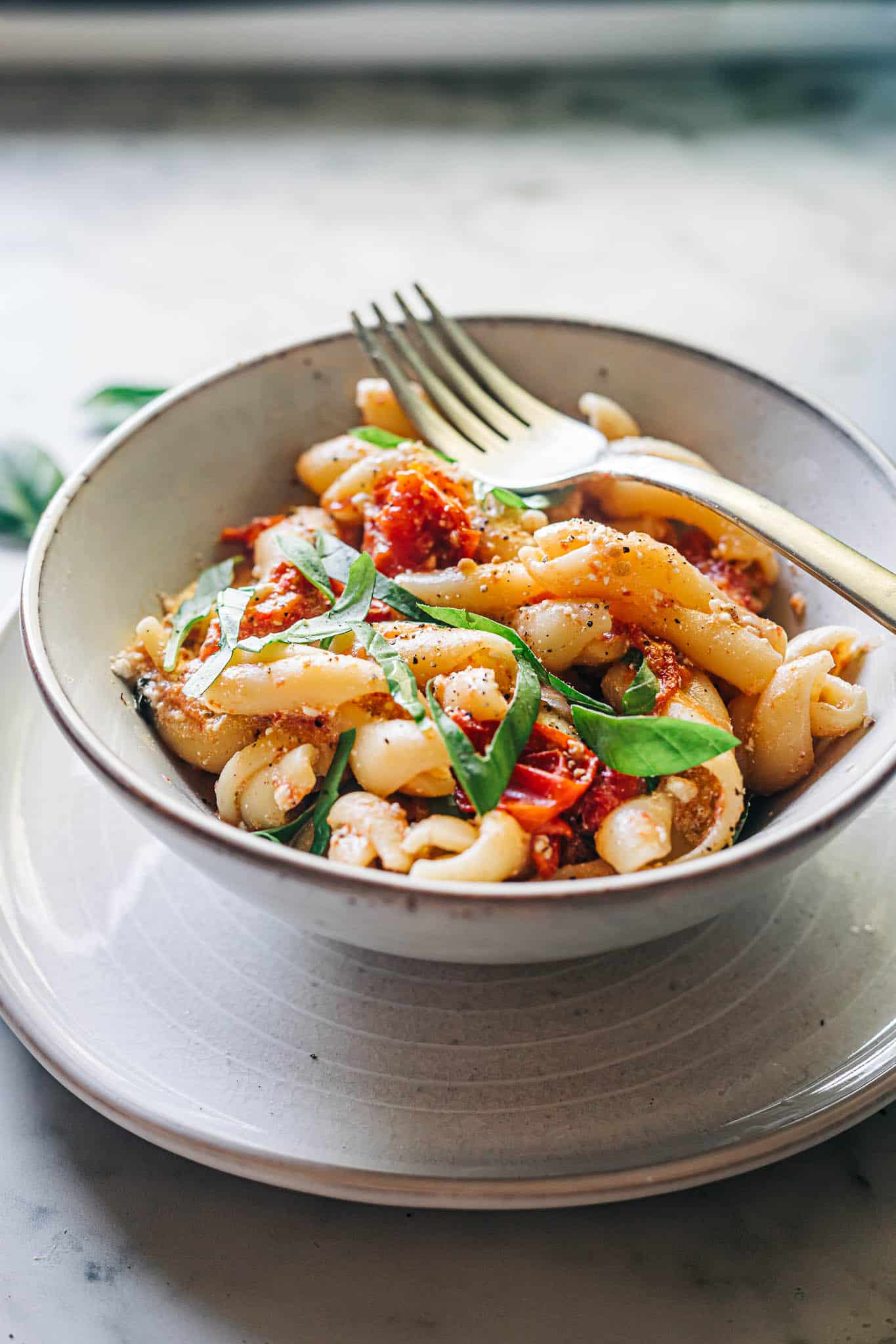 Feta pasta tiktok - opskrift på bagt feta pasta med tomat