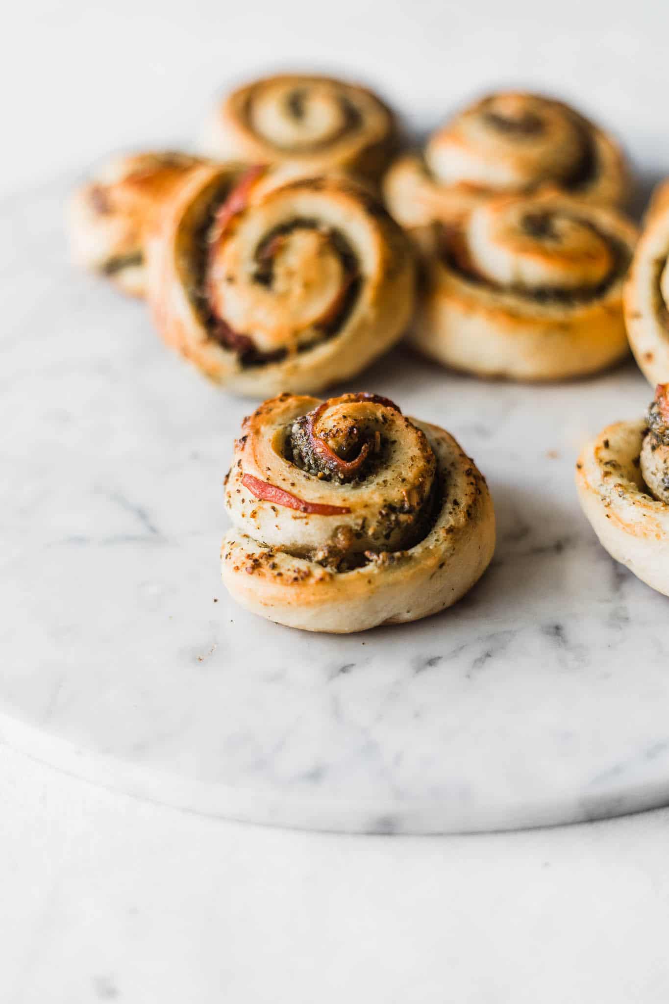 Pestosnegle - opskrift pizzasnegle med pesto 