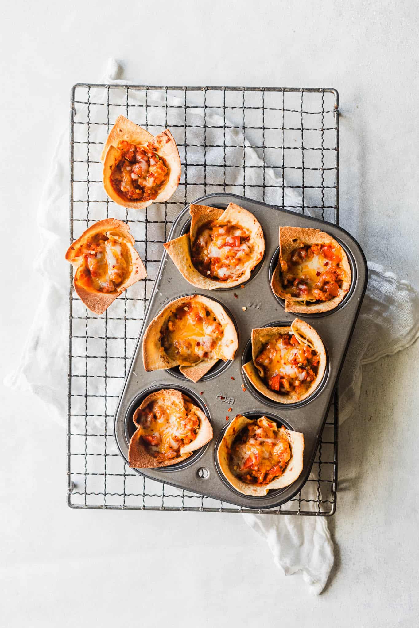 Taco muffins . opskrift på taco skaller med fyld