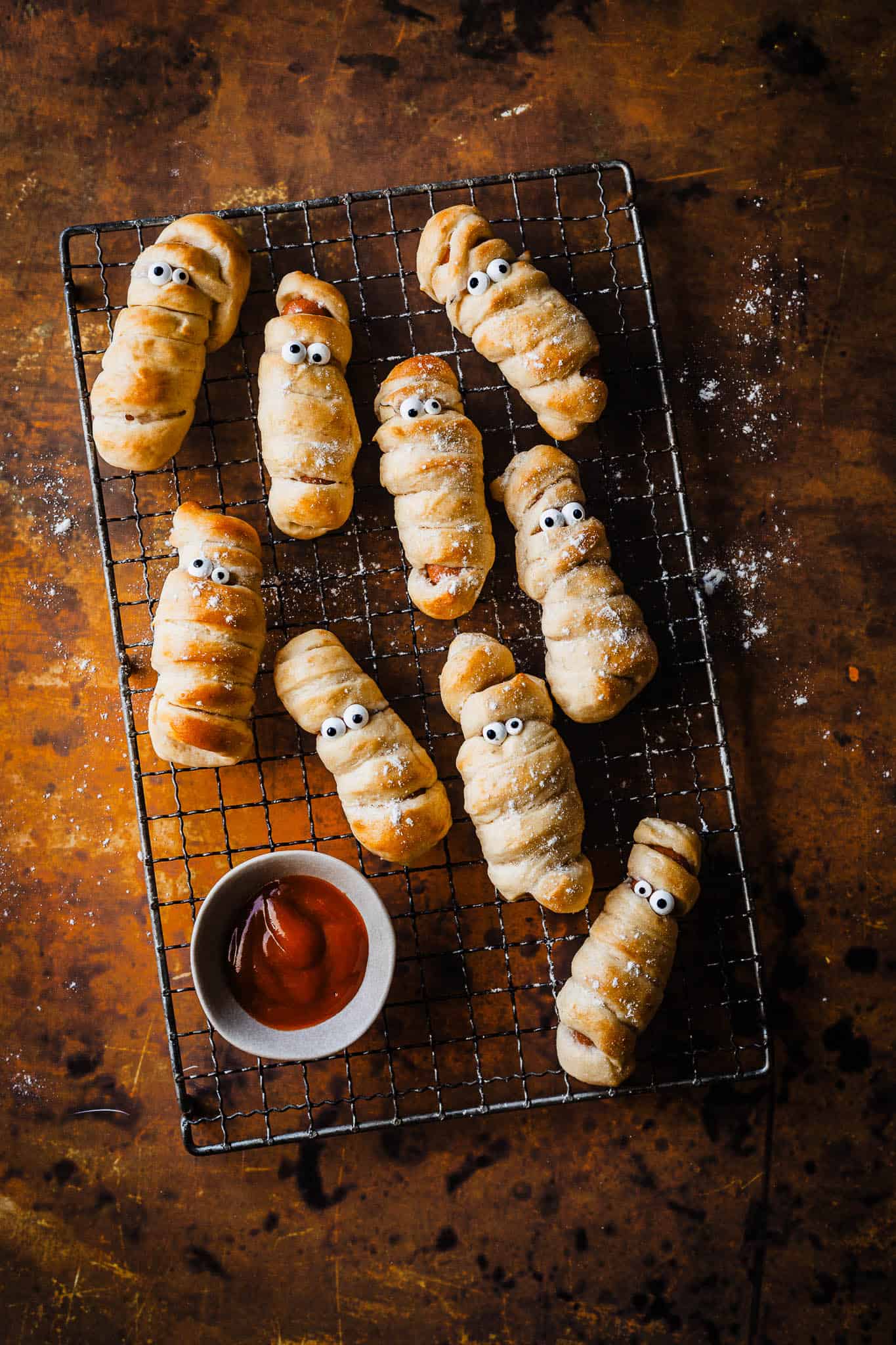 mumie pølsehorn - halloween opskrift