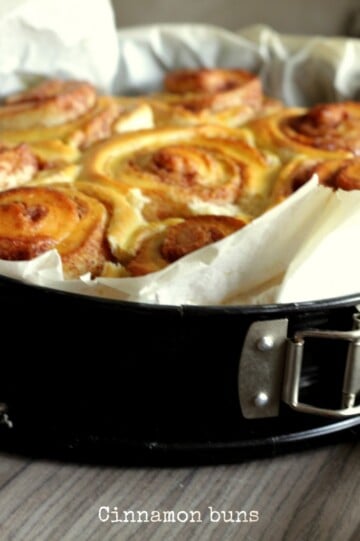Kanelsneglekage bagt i form