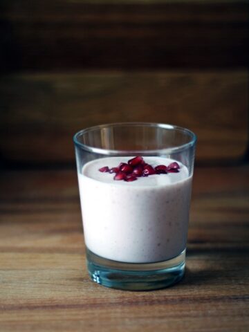 Pink lassi drik