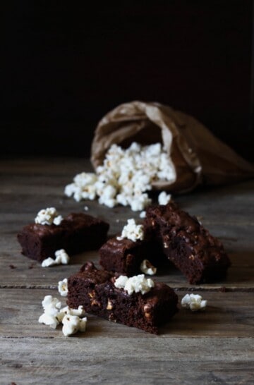 brownies med popcorn - opskrift