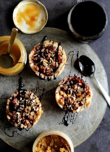Æblekage med lakrids
