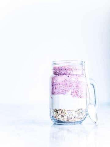 chia grød med græsk yoghurt og hindbær - morgenmad opskrift (1)