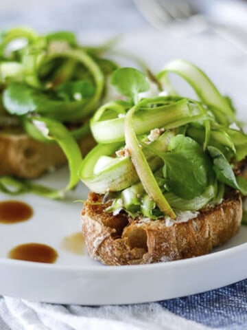 brød med asparges