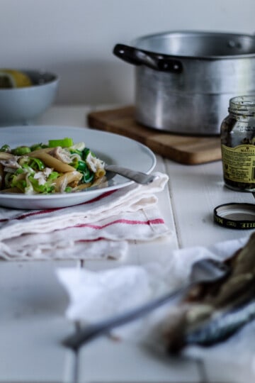 pasta med porrer og makrel - aftensmad - mad opskrift