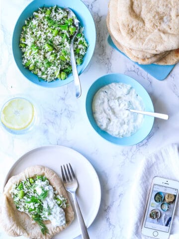 Fladbrød med blomkålssalat og tzatziki1