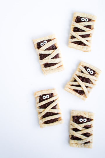 Mummy chocolate pop tart - fun recipe for Halloween