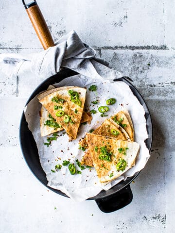 Quesadillas med chipotle pulled pork og tomatsalsa- Opskrift quesadillas