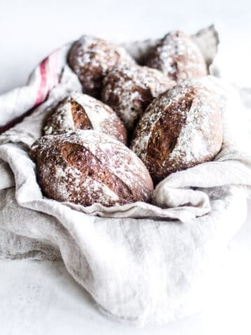 maltbroed-broed-med-malt-aeble-valnoedder-og-rug-moerke-broed