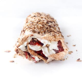 marengs roulade med rabarber