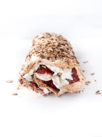 marengs roulade med rabarber