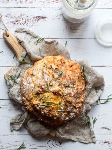 soda bread - brød med cheddar og rosmarin - madbrød