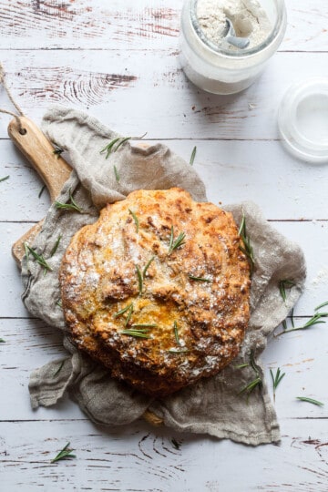 soda bread - brød med cheddar og rosmarin - madbrød