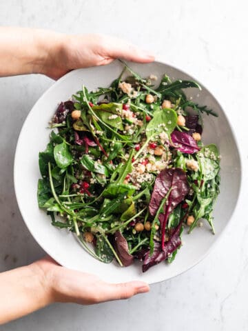 Quinoasalat med kikærter og granatæble - salat med quinoa