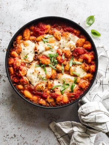 Gnocchi opskrift - gnocchi med oksekød, tomatsauce og mozarella