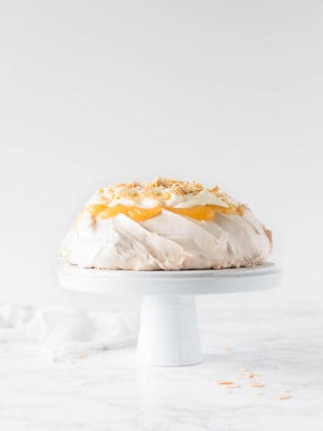 Pavlova - marengsbund med flødeskum