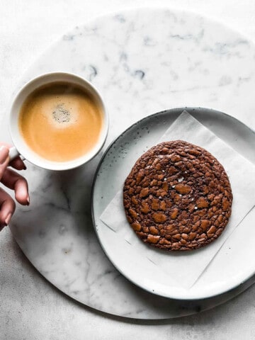 Brownie Cookies - opskrift på store chokolade cookies