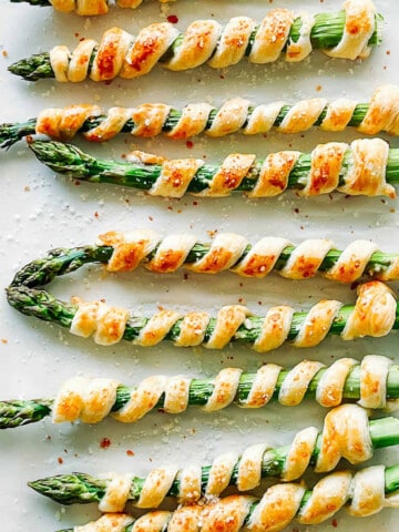 Asparges med butterdej og parmesan - nemme snacks og appetizers